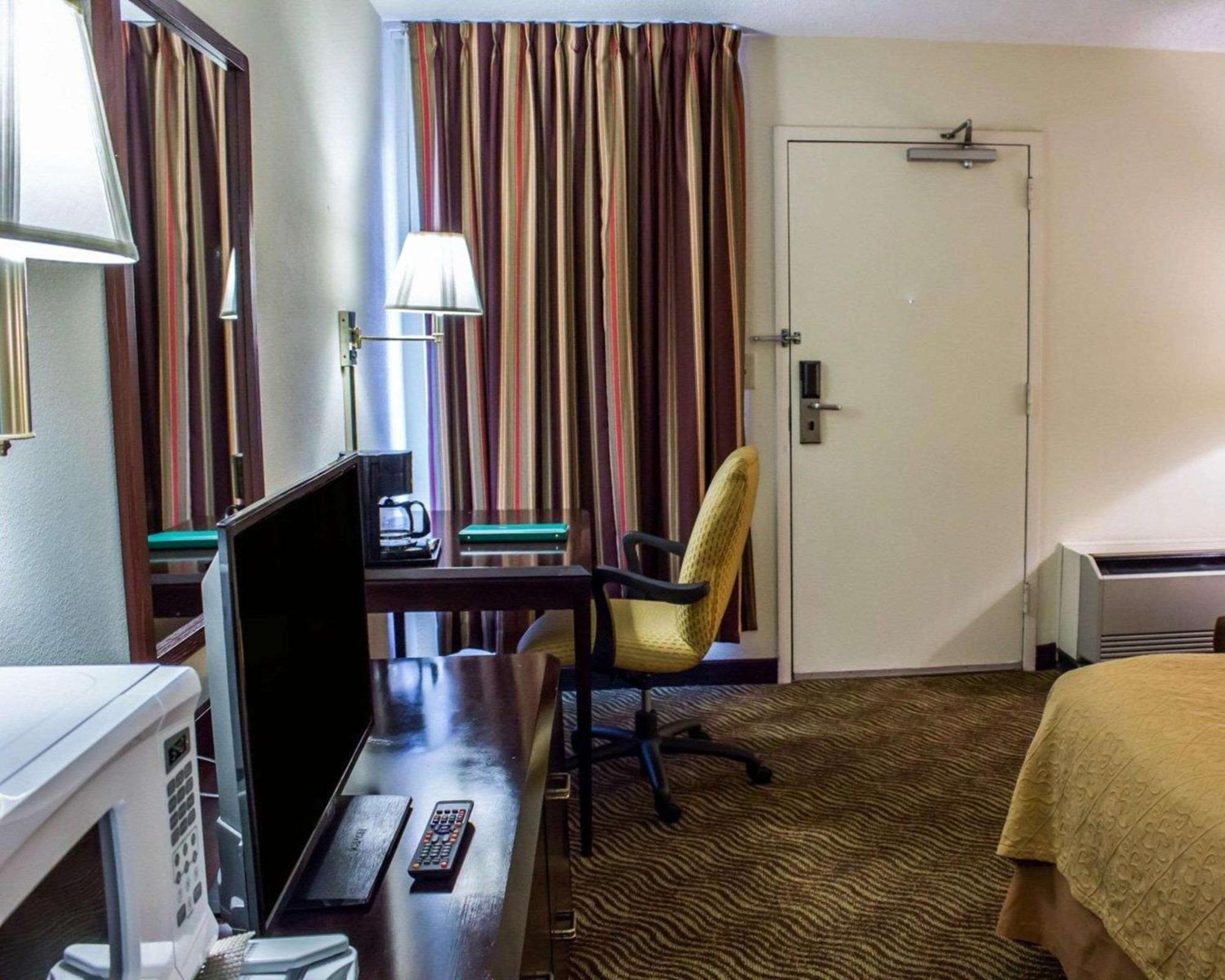Quality Inn Rocky Mount Exterior foto